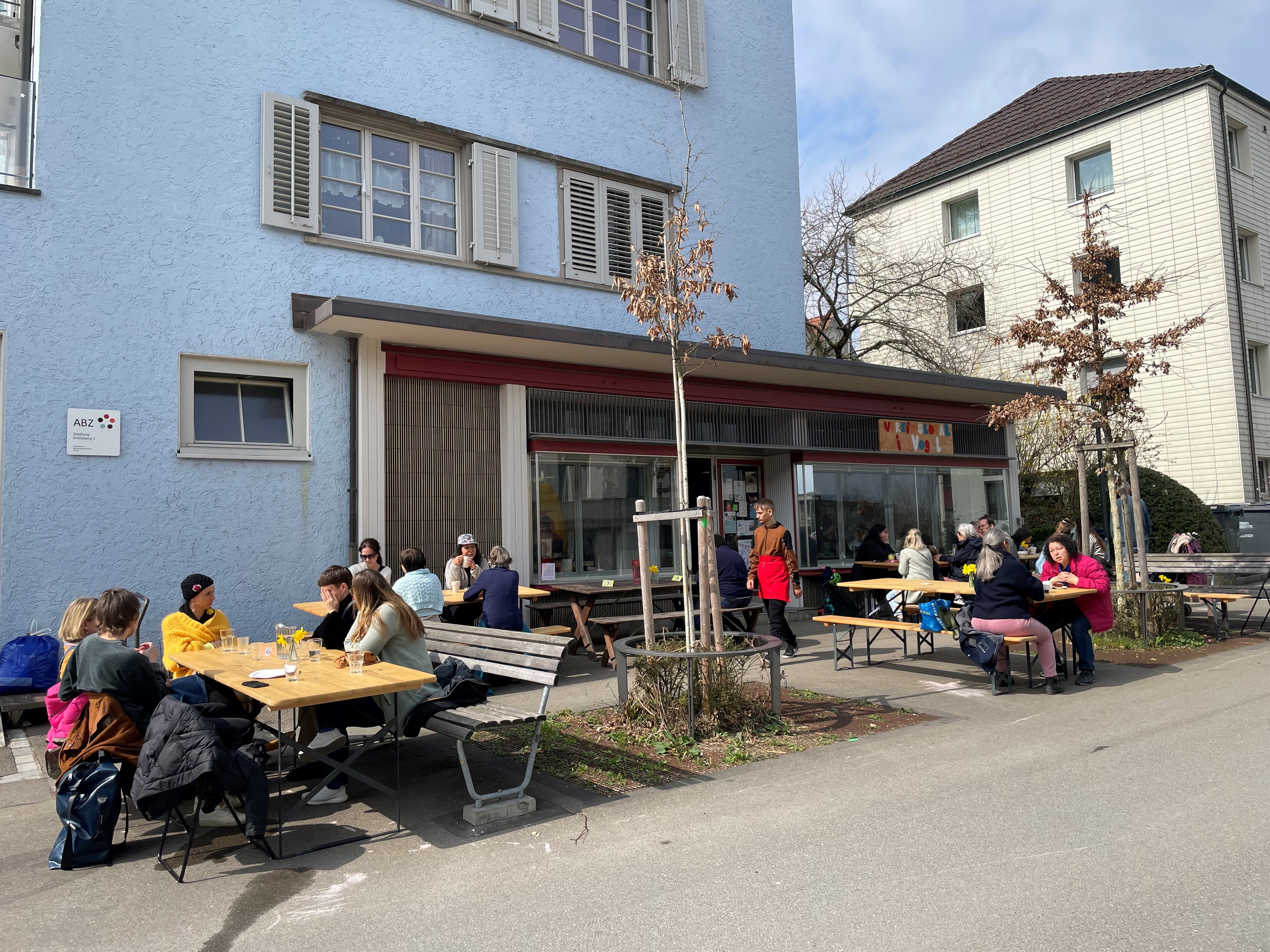 Bild vor Kaffee Vogel